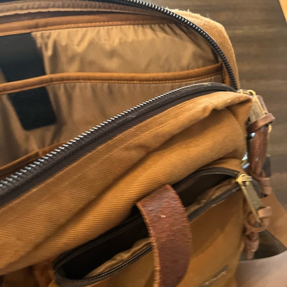 Filson Dryden laptop bag - Picture 5 of 14